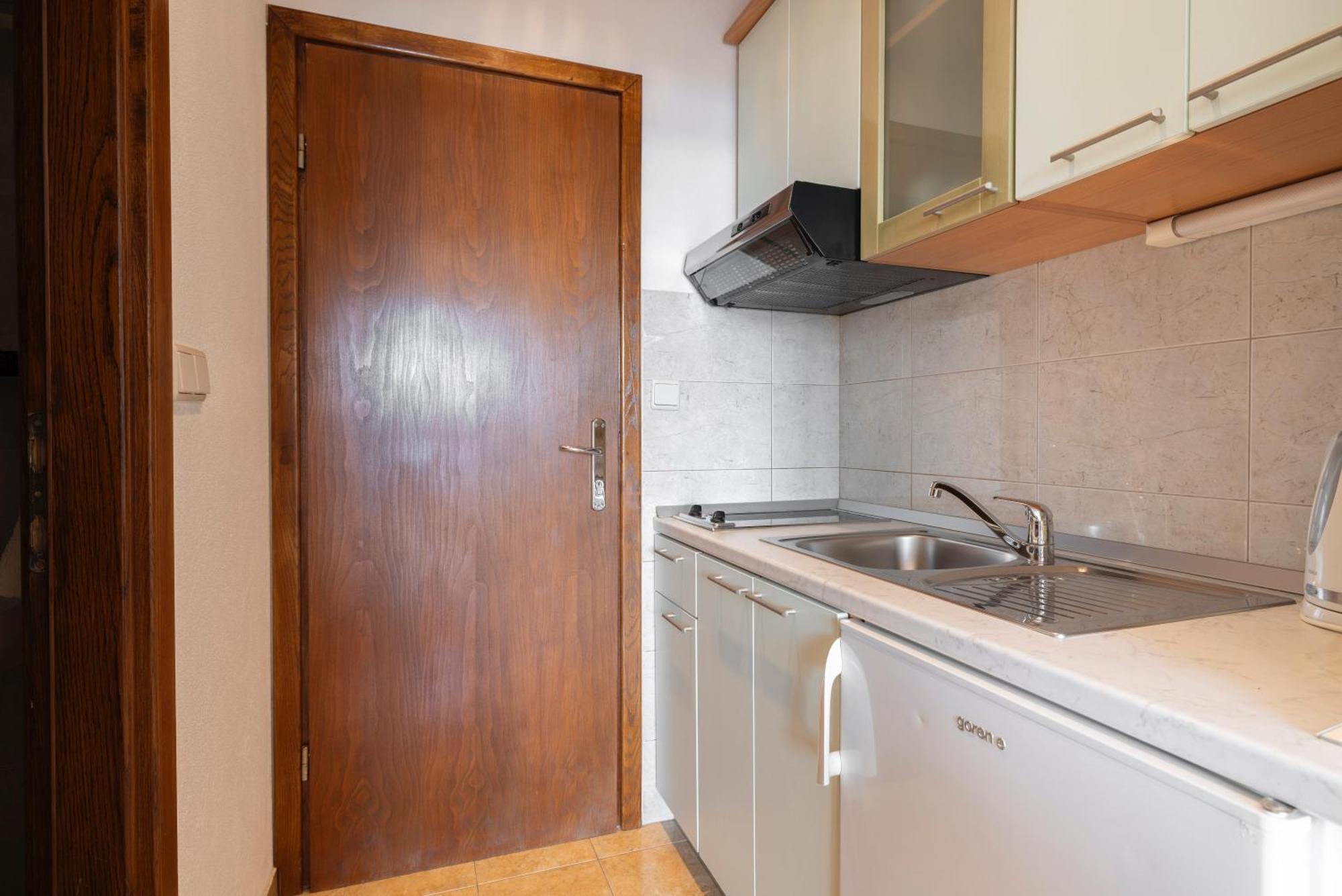 Apartments Niki Brela Kültér fotó