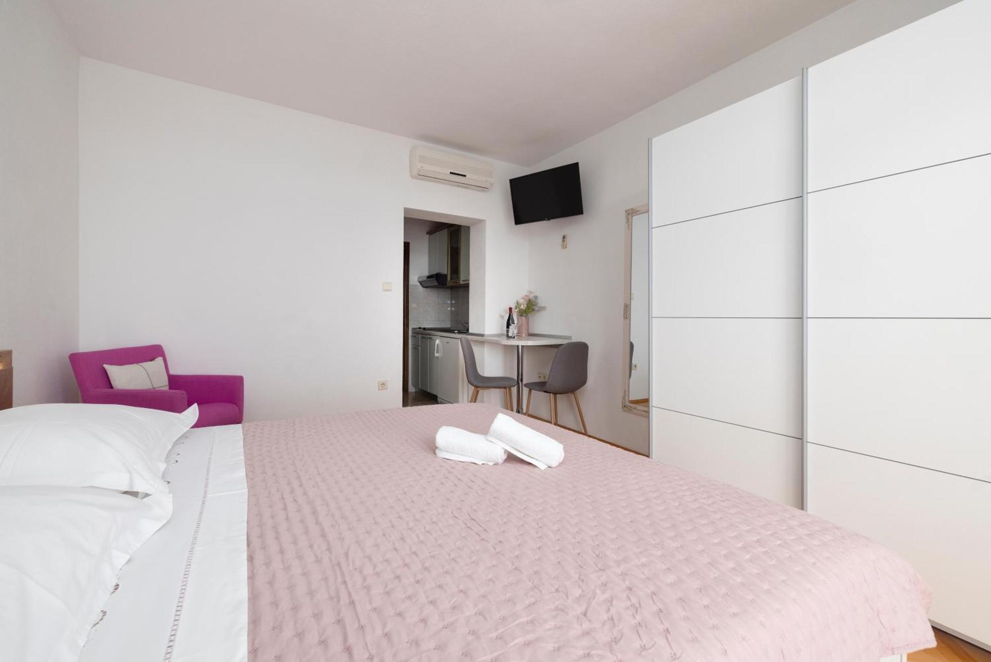 Apartments Niki Brela Kültér fotó